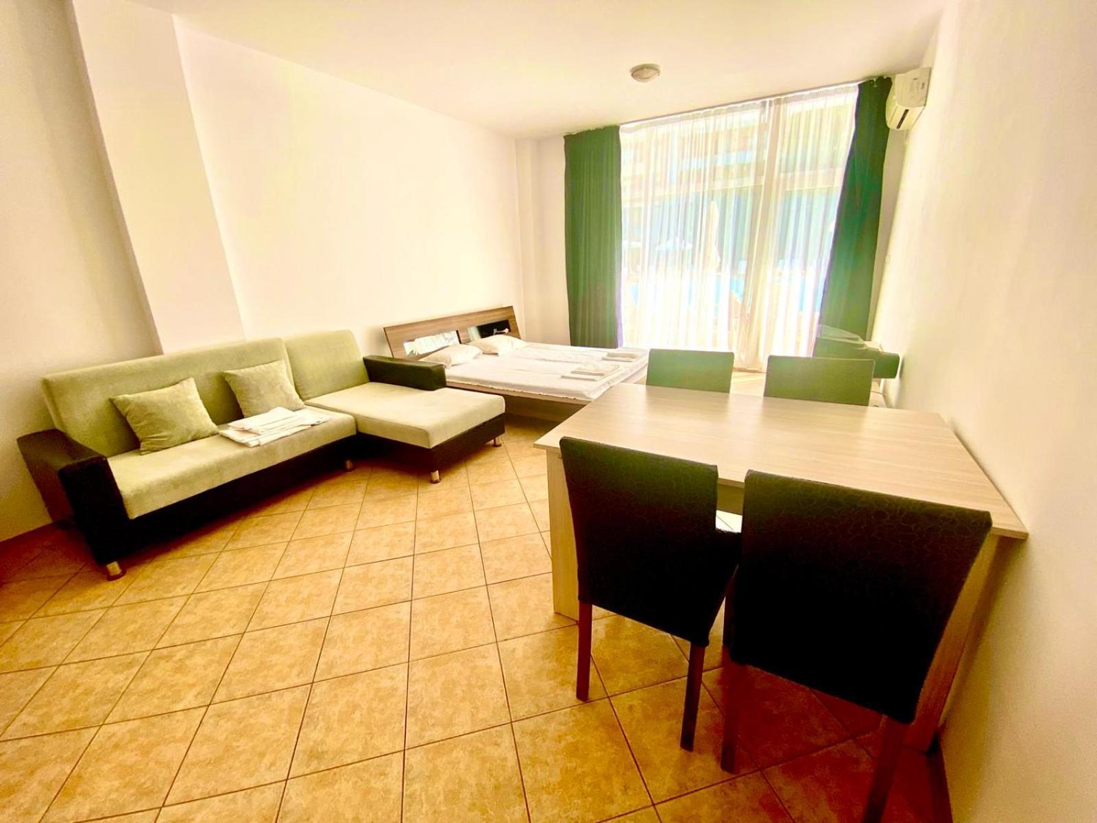 Grand Kamelia Holiday Complex Pantai Sunny Bagian luar foto