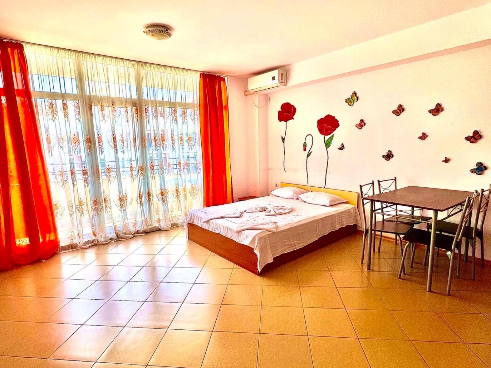 Grand Kamelia Holiday Complex Pantai Sunny Bagian luar foto