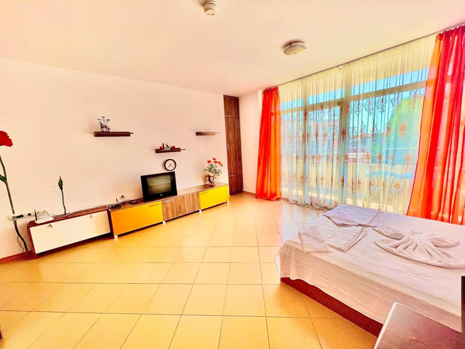 Grand Kamelia Holiday Complex Pantai Sunny Bagian luar foto