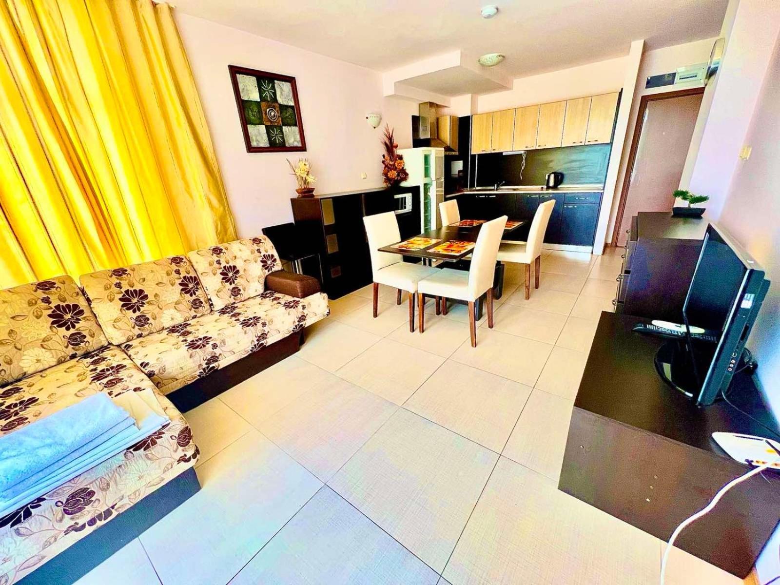 Grand Kamelia Holiday Complex Pantai Sunny Bagian luar foto